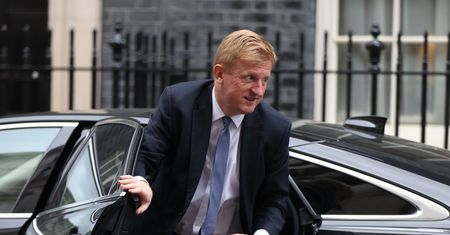 "Musicie mieć świece i radia na baterie". Rząd w Londynie ostrzega obywateli