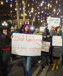 30. dzień protestów. Tysiące na ulicach Tbilisi. "Będzie nas więcej"