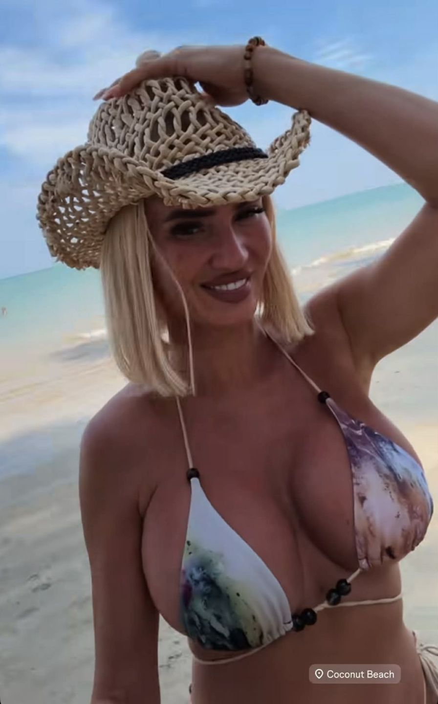 Izabela Macudzińska w bikini