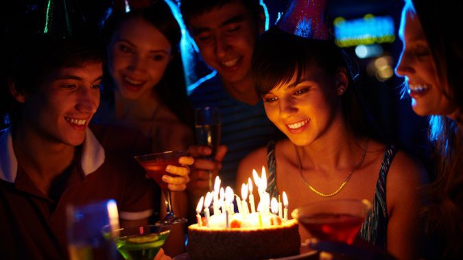 Składanie życzeń w Sieci - krępujące i niepotrzebne. Po co nam w ogóle urodziny w Internecie? 1