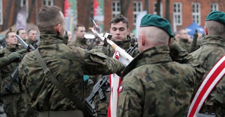 Burza wokół "zaproszeń" od wojska. To stanowisko daje do myślenia