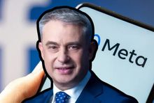 Krzysztof Gawkowski (fot. gov.pl) na tle smartfona z logo Mety