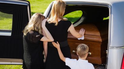 Bimber odebrał im życie? Tragiczny finał nielegalnego procesu