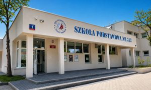 Ośmiolatek nie chciał oddać nożyczek. Szkoła wezwała policję