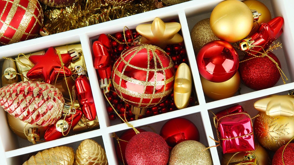 Rozbieranie choinki może być łatwiejsze z prostymi trikami.