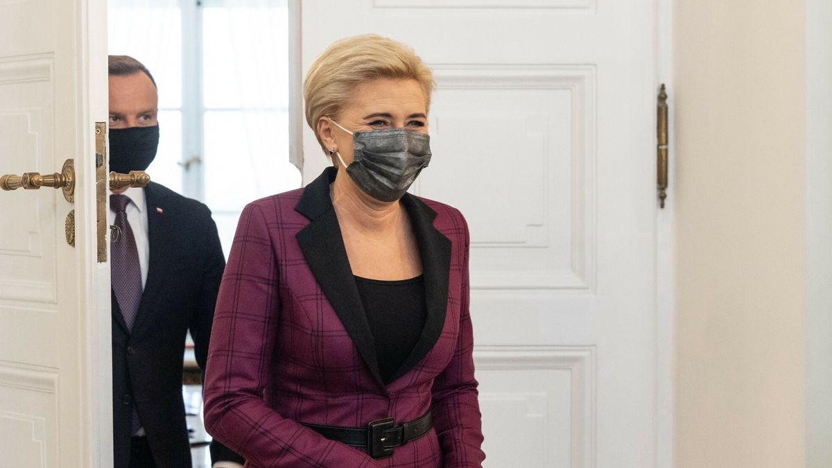 Na spotkaniu Agaty Kornhauser Dudy z uchodźcami z Ukrainy, funkcję tłumacza pełnił człowiek oskarżony o szpiegostwo na rzecz Rosji. Sprawę nagłośnili dziennikarze Wirtualnej Polski