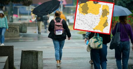 Ostrzeżenia dla 12 województw. Będą burze. Może spaść grad
