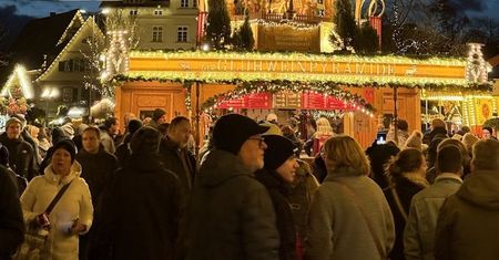 To jeden z najpiękniejszych jarmarków w Europie. Turyści: "za drogo i zbyt tłoczno"