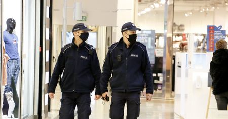 Był dziwnie wesoły w pracy. Wyjaśnienie czekało w domu 27-latka