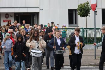 Gniezno: Korowód przeszedł przez ulice z okazji Dnia Muzyki