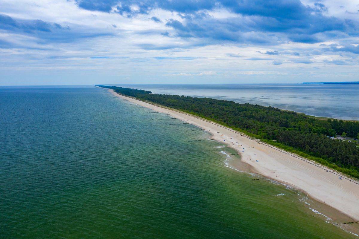 Półwysep helski. Widom na plażę w Chałupach