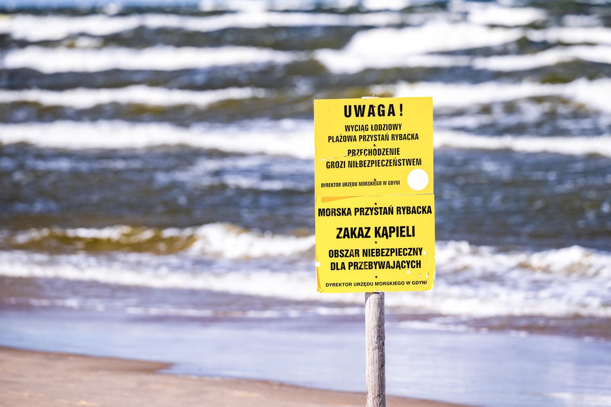 plaża, zwłoki, policja Ciało kobiety znalezione na gdyńskiej plaży