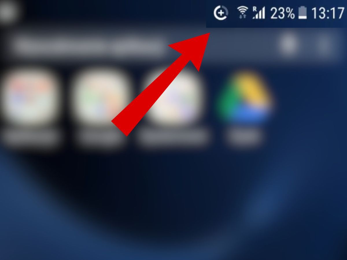 Plus w kółku w telefonie. Mało osób wie, co oznacza ten symbol
