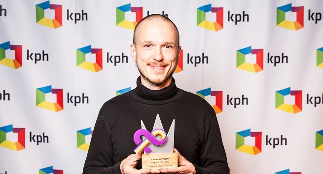 OKO.press i Krzysztof Gonciarz z Koronami Równości od Kampanii Przeciw Homofobii