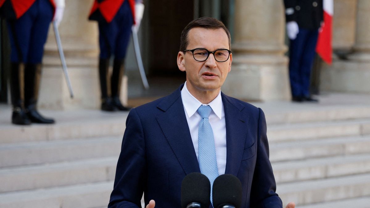 Temporary
Polish Prime Minister Mateusz Morawiecki  gives a press statement with the French president prior to their meeting at the Elysee Palace in Paris on August 29, 2022. (Photo by Ludovic MARIN / AFP)
LUDOVIC MARIN