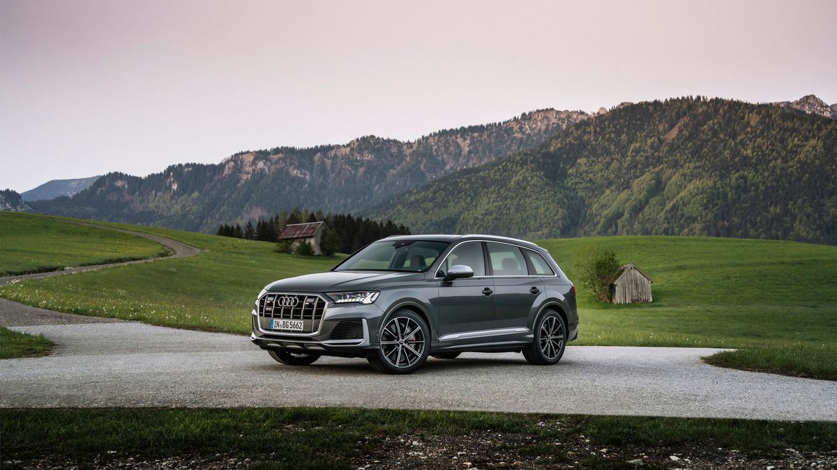 Audi SQ7 TFSI jest szybsze od swojego odpowiednika z dieslem.