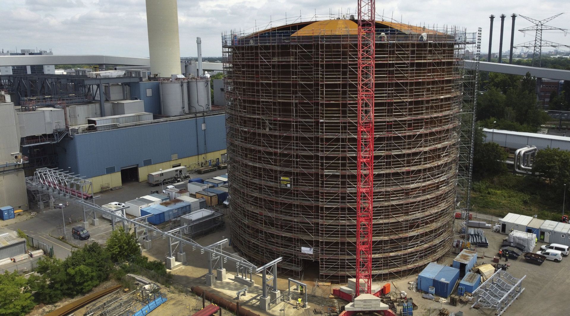 "Gigantyczny termos" stanął w elektrowni Reuter w Berlinie.