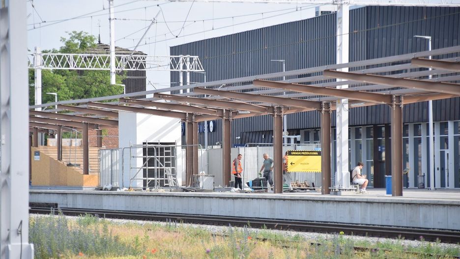 Aktualny stan remontu peronu drugiego na dworcu PKP przy ulicy Okrzei we Włocławku