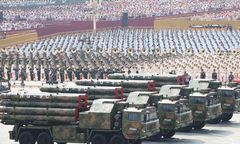 Tajny pakt Chin z Iranem. "Ropa za broń"