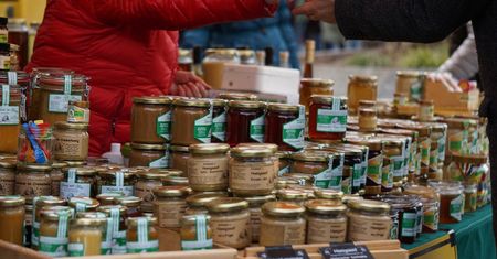 Jeden z najczęściej fałszowanych produktów. Tak rozpoznasz prawdziwy miód
