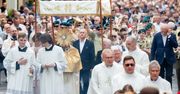 Tradycja nakazuje. Tłumy wiernych w procesjach na Boże Ciało [fotogaleria]