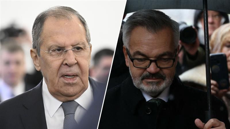 Szef rosyjskiego MSZ Siergiej Ławrow oraz polski amabasador