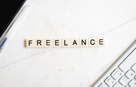 Freelancerzy w pandemii zarabiają lepiej. Najwyższe zarobki dla programistów i branży IT