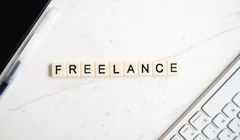 Freelancerzy w pandemii zarabiają lepiej. Najwyższe zarobki dla programistów i branży IT