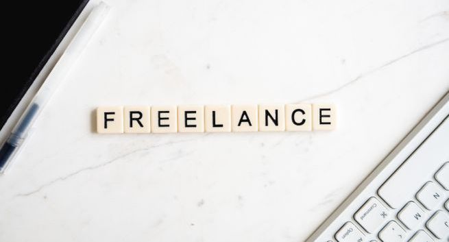 Freelancerzy w pandemii zarabiają lepiej. Najwyższe zarobki dla programistów i branży IT