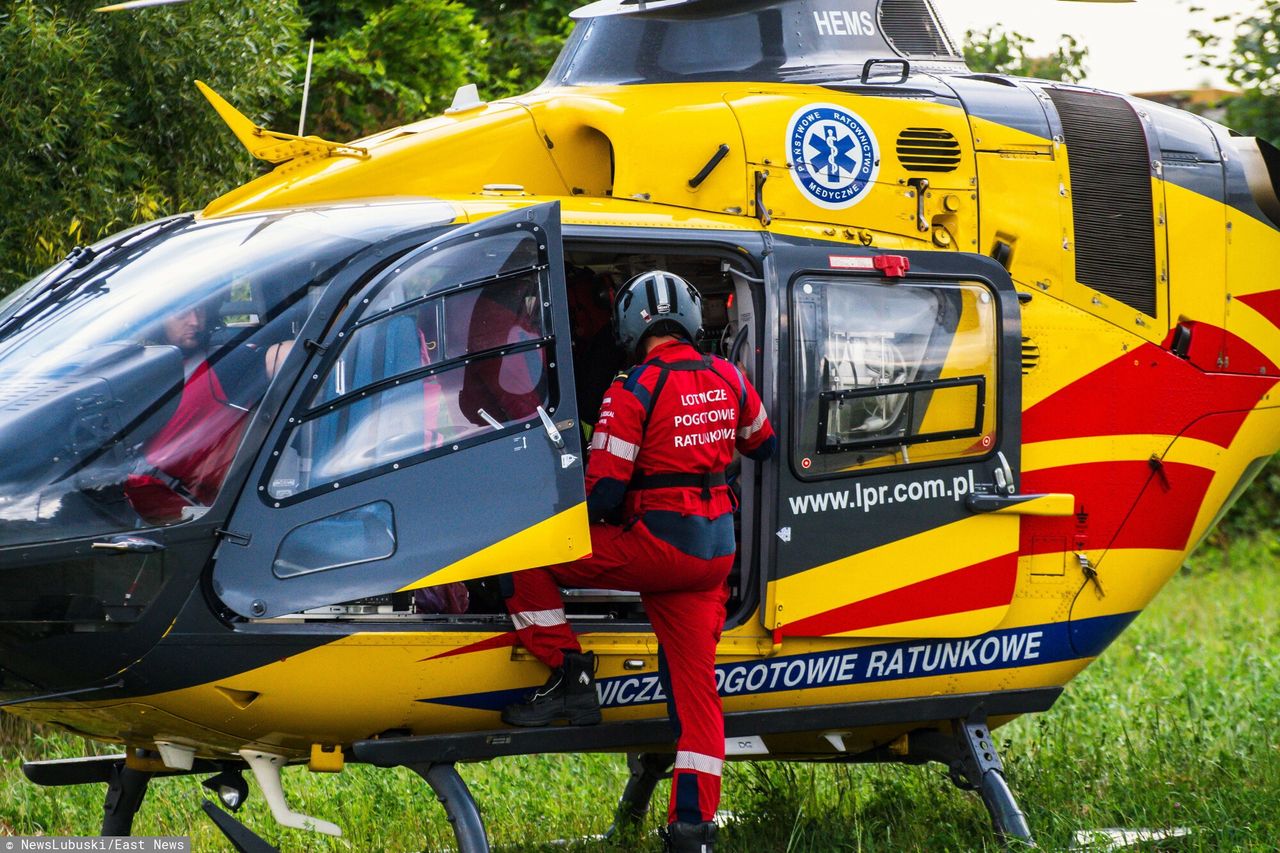 Czołówka z autobusem. Interweniował śmigłowiec LPR