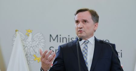 500 zł długu urosło do niemal 80 tys. zł. Zbigniew Ziobro zainterweniował