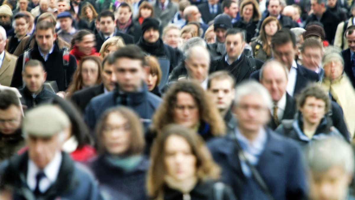 "Szczyt jeszcze nie nastąpił. Higiena i szczepienia są kluczowe w walce z wirusem"