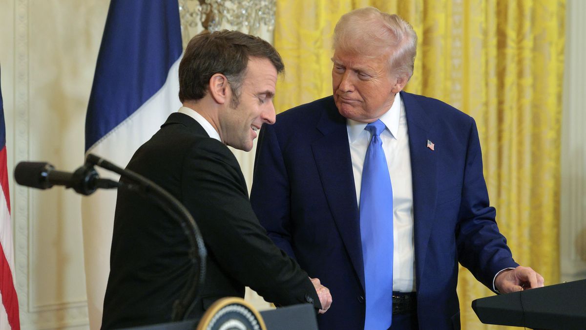 WASHINGTON, DC - FEBRUARY 24: U.S. President Donald Trump and French President Emmanuel Macron shakes hands during a joint press conference in the East Room at the White House on February 24, 2025 in Washington, DC. Macron is meeting with Trump in Washington on the third anniversary of Russia's full-scale military invasion of Ukraine. (Photo by Chip Somodevilla/Getty Images)