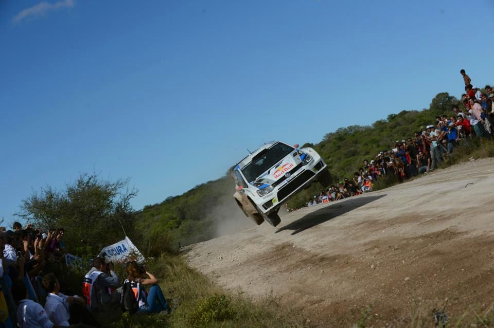 Andreas Mikkelsen uczy, jak skakać na hopkach 2
