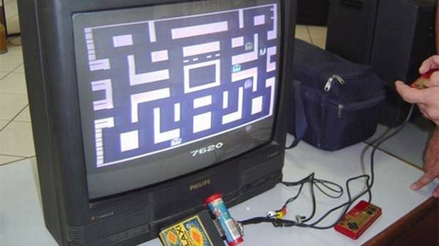 Najmniejszy klon Atari 2600 na świecie [wideo] 1