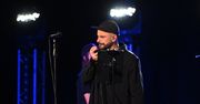Legnica: Koncert Fisz i Emade. Publiczność w Maneżowej w swoim żywiole