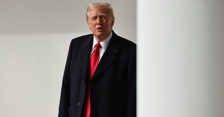 Nie "złoty" a "pozłacany" wiek Ameryki? "Economist" punktuje Trumpa