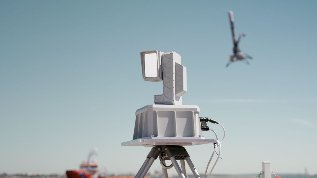 Laserowy terminal łączności POLARIS opracowany przez Astrolight