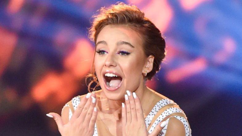 Oliwia Bieniuk pozuje bez biustonosza