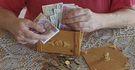 Przelewy ruszają w piątek. ZUS: ci emeryci nie dostaną pieniędzy