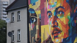 Katowice: Mural Wojciecha Korfantego w zupełnie nowej odsłonie. Dzieło "po liftingu" już zdobi katowickie Zawodzie