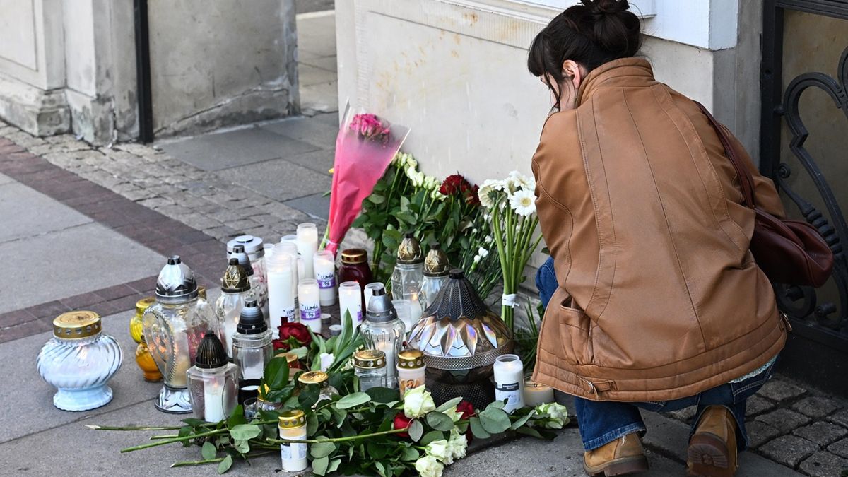 Studenci wracają na zajęcia prawa.