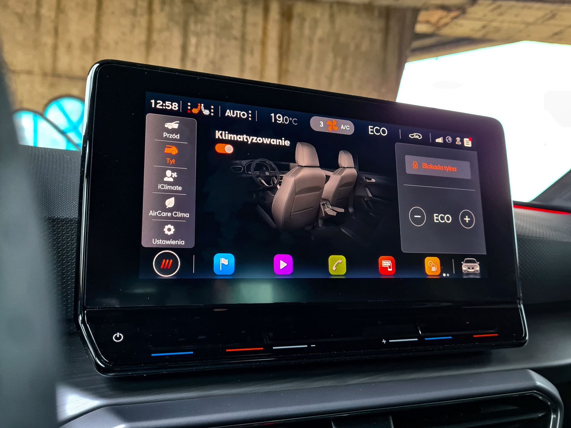 Seat Leon e-HYBRID: System zarządzania energią i sterowanie dotykowe 22