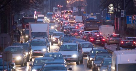 Stare diesle nie wjadą do Krakowa. Mieszkańcy piszą skargę do RPO