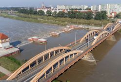 Fala kulminacyjna przechodzi przez Wrocław. Wały przesiąkały w dwóch miejscach
