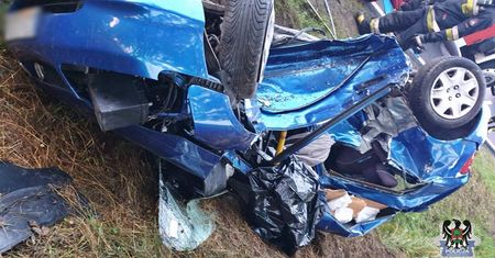 Koszmarny wypadek w Głuszycy. Nie żyją dwie młode osoby