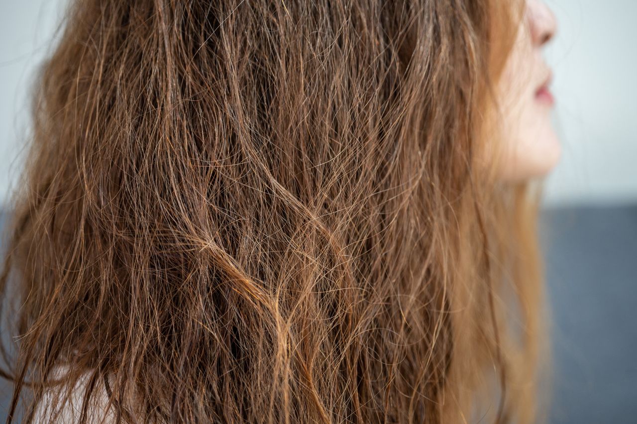 How to deal with frizzy hair?