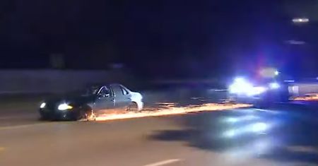 Podczas pościgu zadzwonił na policję, żeby przestali go gonić. Nagranie z USA