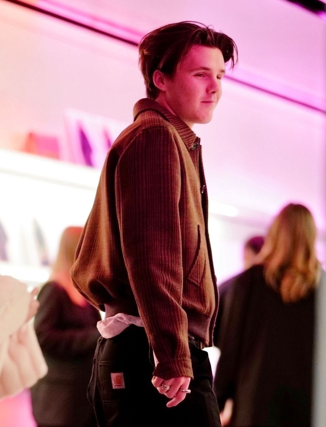 Rodzina Beckhamów na świątecznej imprezie na Dover Street