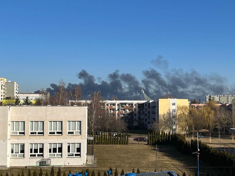 Czarny dym nad Lublinem 23.03.2022 - pożar przy ul. Głównej